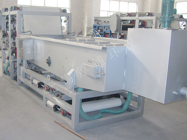 山东（dōng）枣庄污水厂-带式压滤机